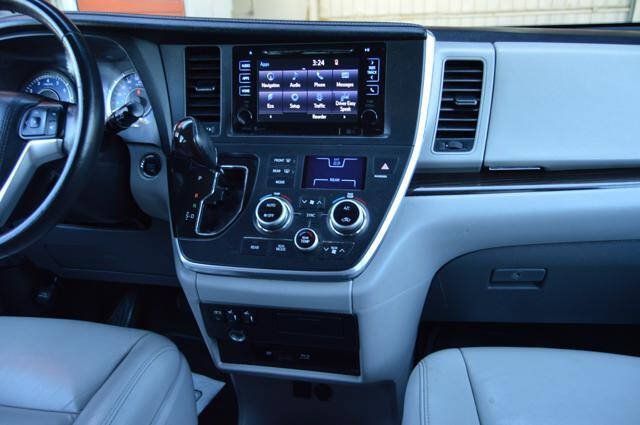 Used 2015 Toyota Sienna XLE Premium AWD/4WD image 22