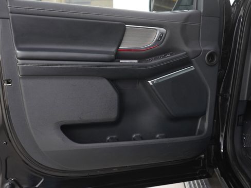 Used 2025 Ford Expedition Max Platinum AWD/4WD image 23