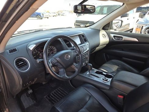 Used 2019 Nissan Pathfinder SL image 10
