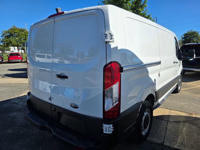 Used 2016 Ford Transit 150 130 Low Roof RWD image 4