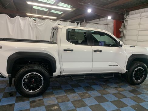 New 2025 Toyota Tacoma TRD Off-Road w/ TRD Off Road Premium Package image 5