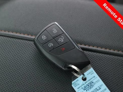 Used 2023 GMC Sierra 1500 AT4 w/ AT4 Premium Package AWD/4WD image 3