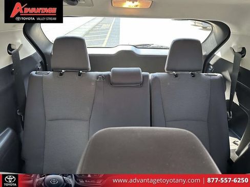 Used 2023 Toyota Highlander LE FWD image 15