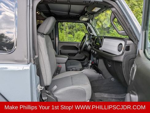 Certified 2025 Jeep Wrangler Sport AWD/4WD image 12