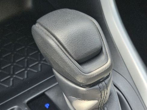 Used 2025 Toyota RAV4 XLE FWD image 20