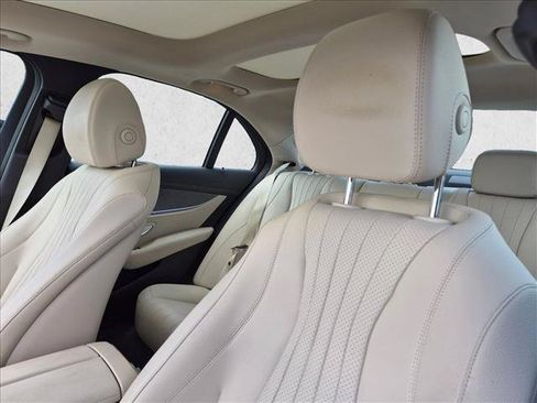 Used 2021 Mercedes-Benz E 350 Sedan image 6