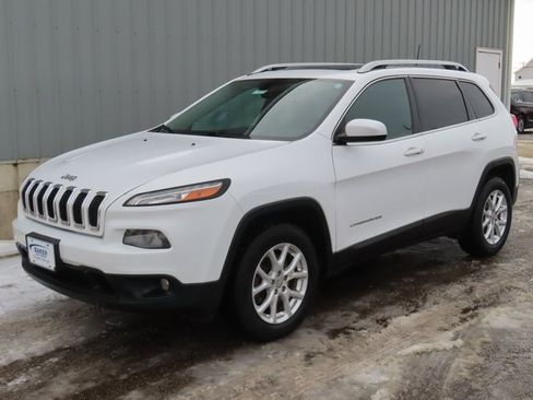Used 2018 Jeep Cherokee Latitude w/ Comfort & Convenience Group image 6