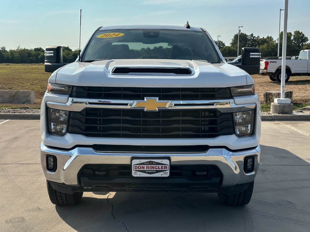 Used 2024 Chevrolet Silverado 2500 LT AWD/4WD image 8