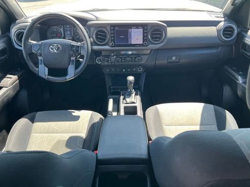 Used 2021 Toyota Tacoma TRD Off-Road w/ Technology Package AWD/4WD image 12