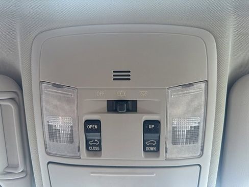 Used 2016 Toyota RAV4 XLE image 17