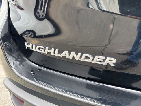 Used 2015 Toyota Highlander Limited image 11