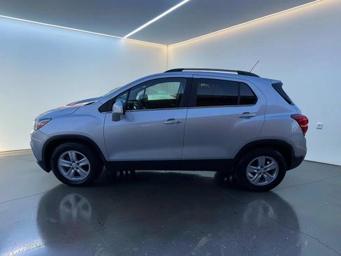 Used 2017 Chevrolet Trax LT FWD image 5