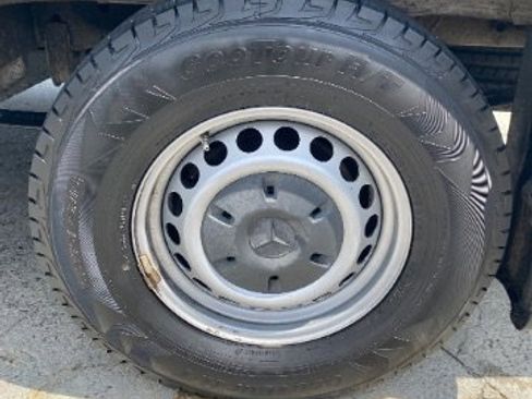 Used 2019 Mercedes-Benz Sprinter 2500 image 27