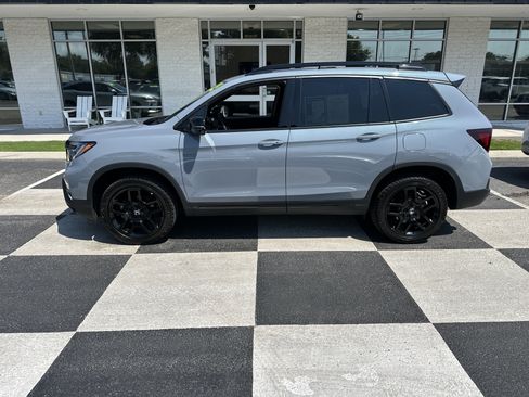 Used 2025 Honda Passport Black Edition image 1