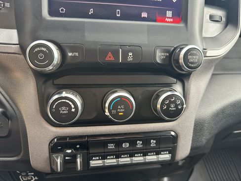 Used 2024 RAM 2500 Tradesman w/ Chrome Appearance Group AWD/4WD image 22