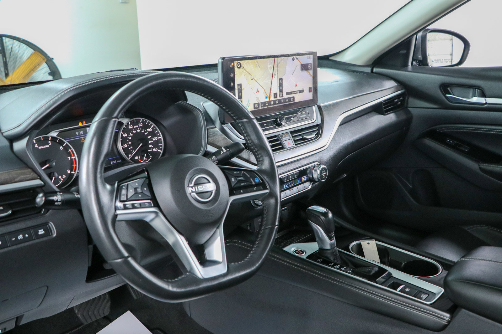 Used 2023 Nissan Altima 2.5 SL FWD image 23