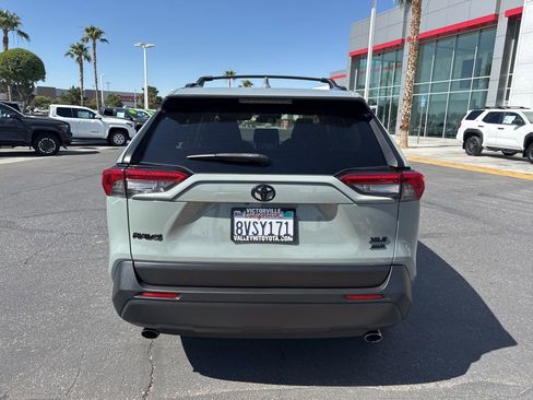 Used 2020 Toyota RAV4 XLE w/ Convenience Package AWD/4WD image 6