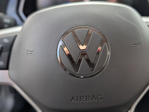 Used 2024 Volkswagen Jetta SE FWD image 23