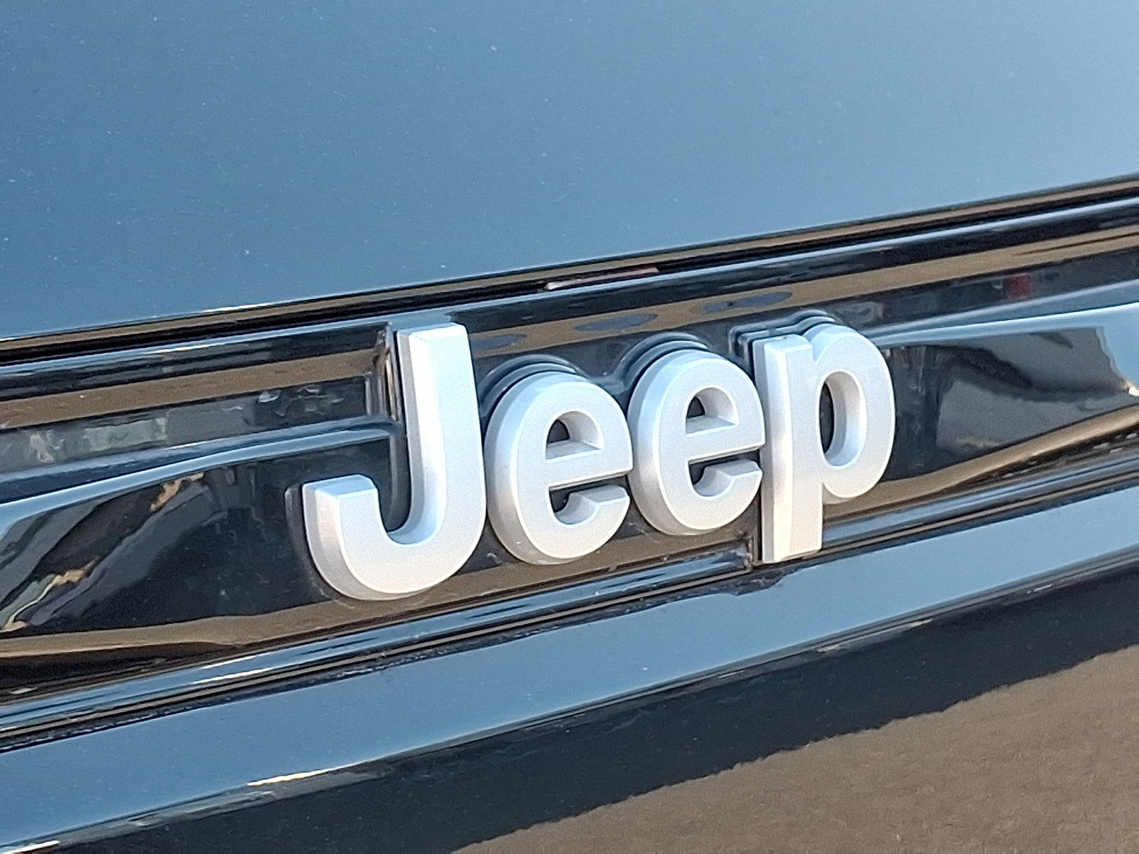 Used 2024 Jeep Grand Cherokee Laredo X w/ Luxury Tech Group I AWD/4WD image 31