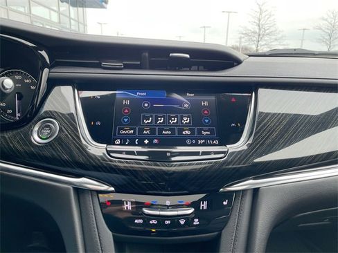 Used 2021 Cadillac XT6 Premium Luxury image 13