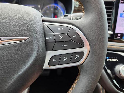 Certified 2022 Chrysler Pacifica Pinnacle FWD image 34