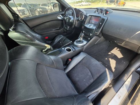 Used 2011 Nissan 370Z Touring w/ Sport Pkg RWD image 4