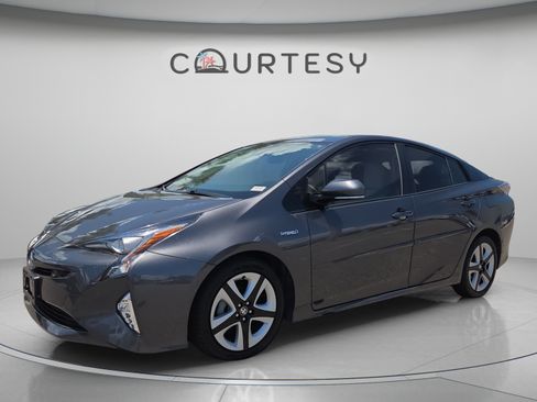 Used 2017 Toyota Prius Four Touring w/ Premium Convenience Package FWD image 1
