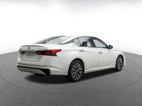 Used 2025 Nissan Altima 2.5 SV image 17