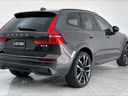 Certified 2023 Volvo XC60 B6 Ultimate w/ Protection Package Premier image 2