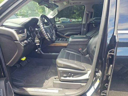 Used 2019 GMC Yukon Denali w/ Denali Ultimate Black Edition AWD/4WD image 7