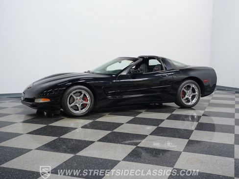 Used 2001 Chevrolet Corvette Coupe w/ Preferred Equipment Group2 RWD image 6