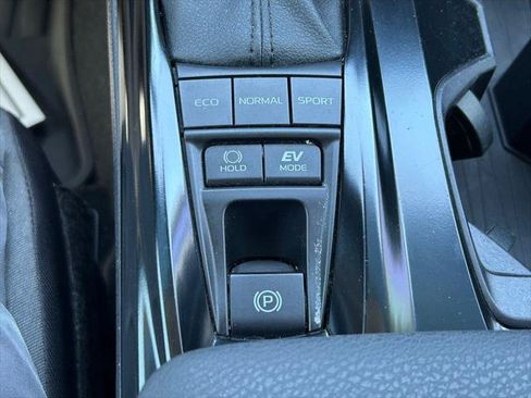 Used 2025 Toyota Camry LE w/ Convenience Package AWD/4WD image 27