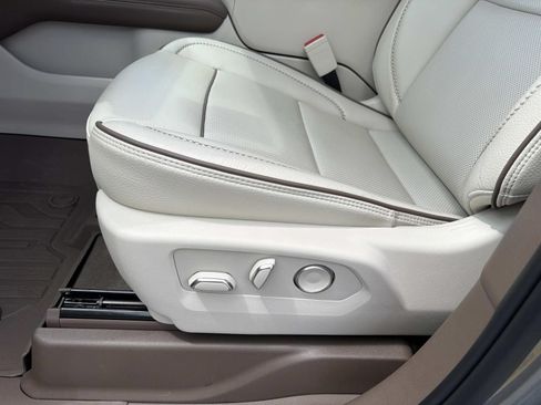 Used 2026 GMC Yukon XL Denali w/ Sun & Power Step Package RWD image 17