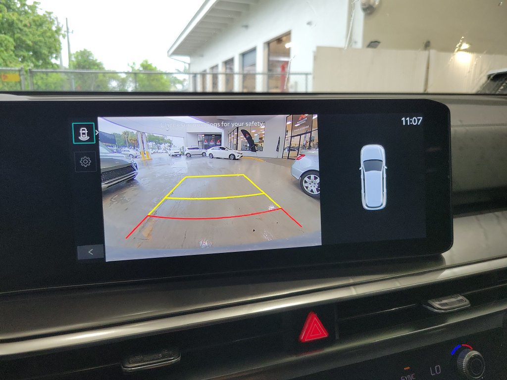 Certified 2025 Kia Sorento S w/ Panoramic Sunroof Package FWD image 25