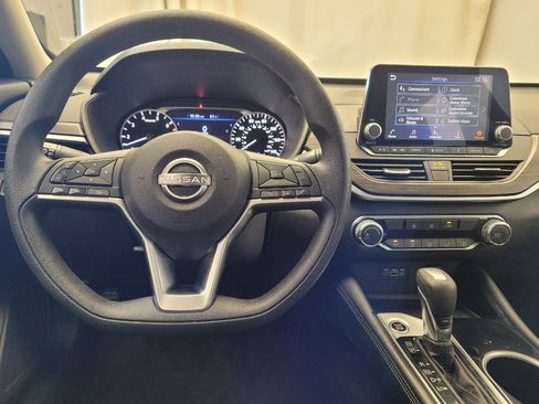 Used 2023 Nissan Altima 2.5 SV image 22