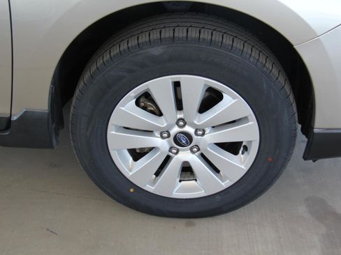 Used 2018 Subaru Outback 2.5i Premium AWD/4WD image 31