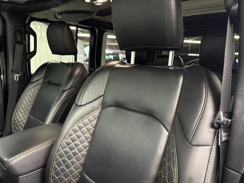 Used 2021 Jeep Wrangler Unlimited Sahara AWD/4WD image 17