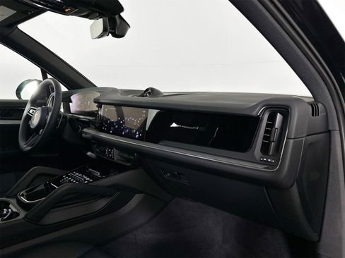 New 2026 Porsche Cayenne image 30