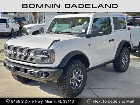 Used 2025 Ford Bronco Badlands image 2