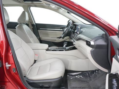 Used 2022 Nissan Altima 2.5 Platinum AWD/4WD image 12