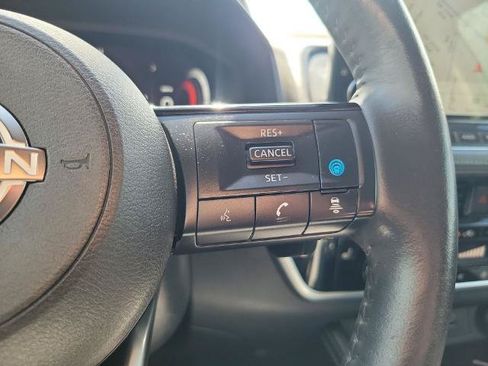 Certified 2022 Nissan Rogue Platinum w/ Head-Up Display Package FWD image 23