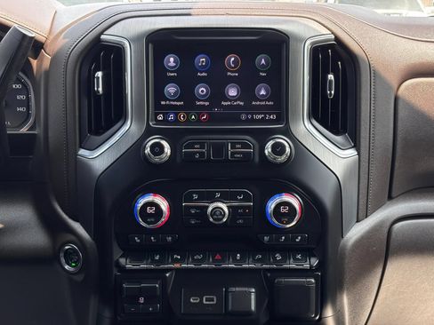 Used 2022 GMC Sierra 2500 Denali w/ Denali Ultimate Package AWD/4WD image 41