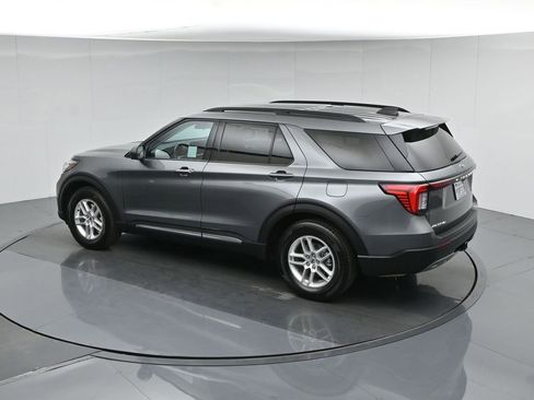 Used 2025 Ford Explorer Active w/ Active Comfort Package RWD image 46