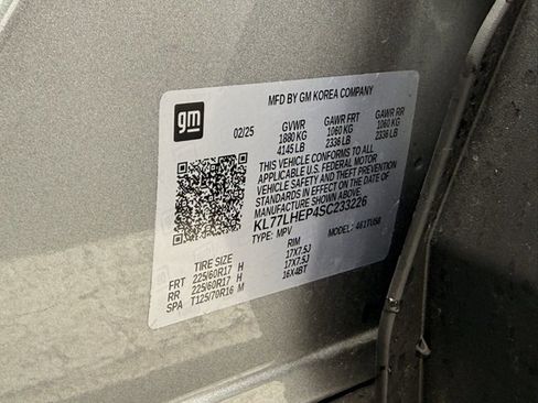 Used 2025 Chevrolet Trax LT w/ LT Convenience Package image 23