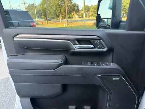 Used 2025 Chevrolet Silverado 2500 LTZ w/ LTZ Premium Package AWD/4WD image 9