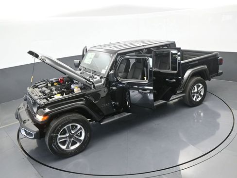 Used 2024 Jeep Gladiator Sport w/ Premium Package image 61