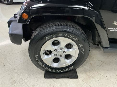 Used 2015 Jeep Wrangler Unlimited Sahara w/ Connectivity Group AWD/4WD image 6