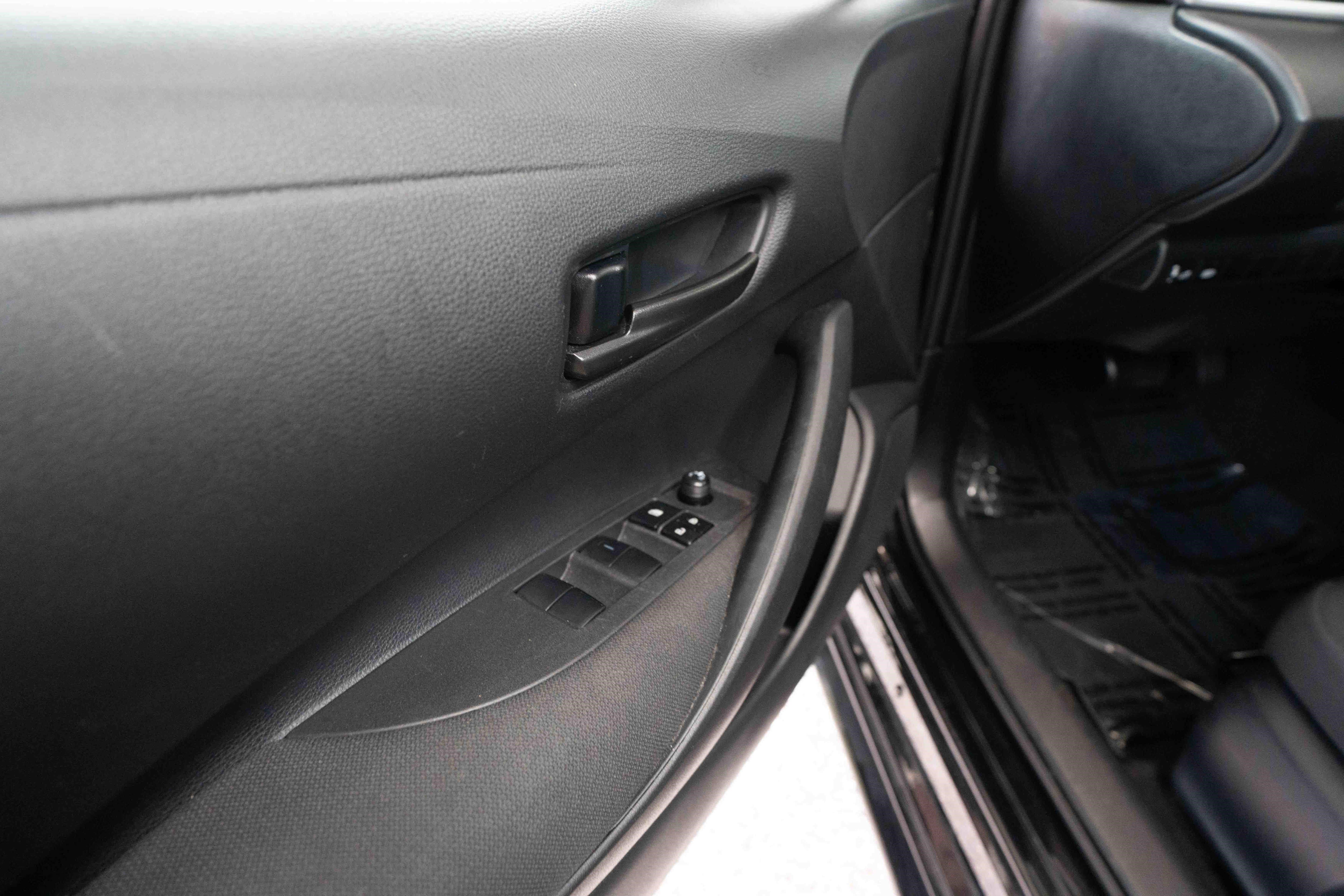 Used 2024 Toyota Corolla LE FWD image 7