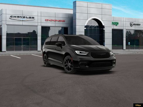 New 2026 Chrysler Pacifica Limited image 16