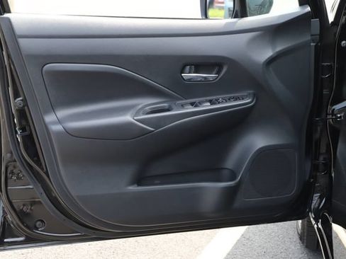 Used 2025 Nissan Versa SV FWD image 15